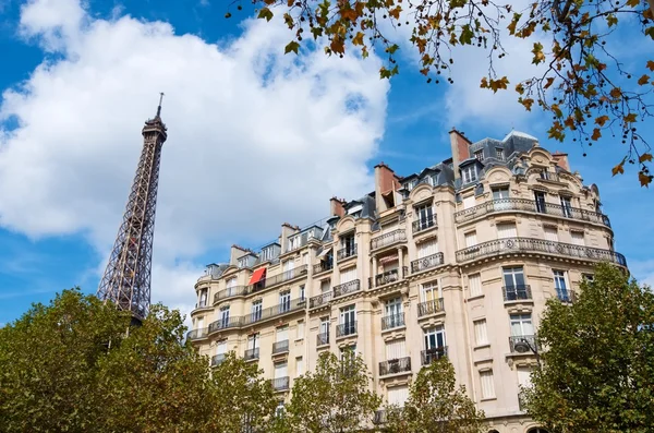 Torre Eiffel en París — Foto de Stock