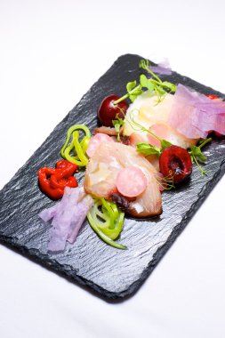 Ton balığı salatası görünümü