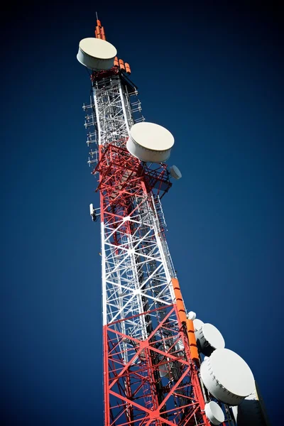 Telecomunicações vista torre — Fotografia de Stock