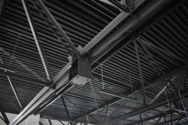 Bağlayıcılar ve metal çatı destekleri