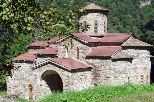 Asentamiento "Magas". Middle Temple Alans. Karachay-Cherkess Republic, Zelenchugsky área Arkhyz.Norte del Cáucaso. Federación Rusa — Foto de Stock