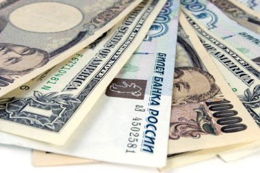 Yine de farklı para birimleri - tam kare