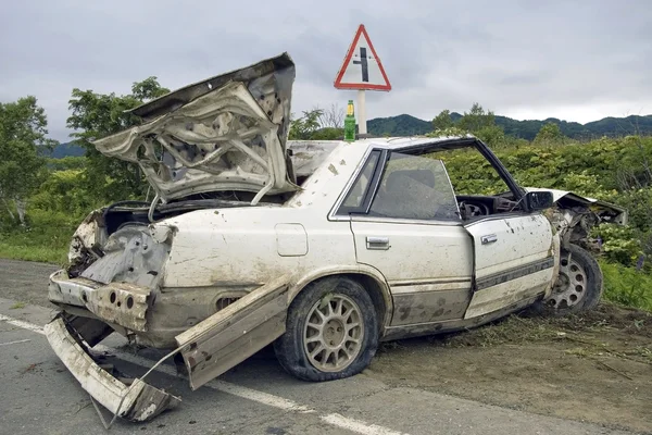 損傷後の Brokenned 車 — ストック写真