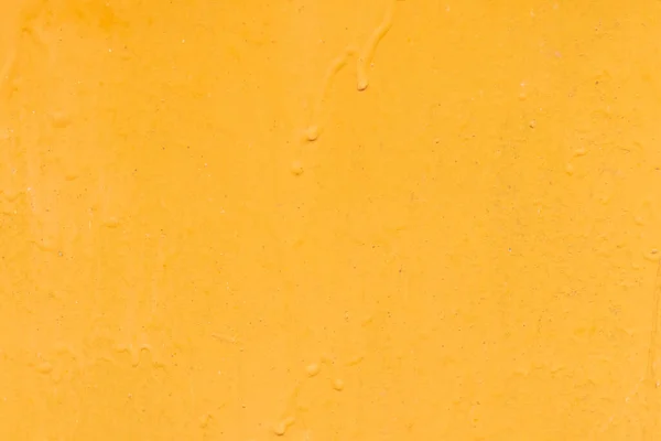 Tageslicht Ein Stück Walzmetall Ist Gelb Lackiert Unter Dem Einfluss — Stockfoto