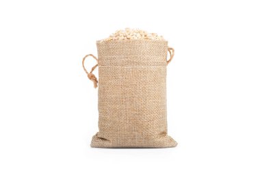 Stüdyo ışıkları. Beyaz arka planda Groats, yakın plan. İnci arpa. Yalnızlık yok