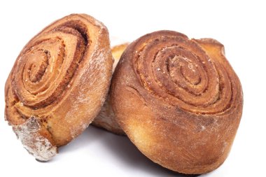 Stüdyo ışıkları. Ev yapımı kekler. Beyaz bir arka planda. Yakın plan.