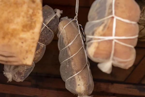 Straßenbeleuchtung Räucherei Für Kleine Produkte Aus Holz Darin Wird Fleisch — Stockfoto