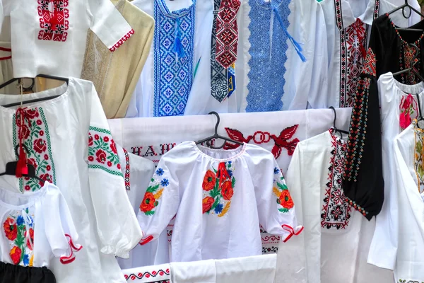 Tradicional nacional ucraniano obra bordada — Fotografia de Stock