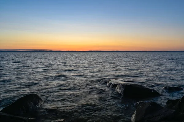 İsveç 'te Vattern Gölü üzerinde gün batımı