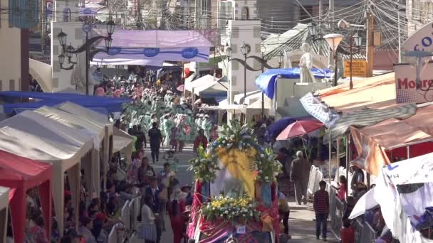 Cochabamba Bolivia 2019 Dansare Parader Och Färgglada Marschband Jungfru Urkupinafestivalen — Stockvideo