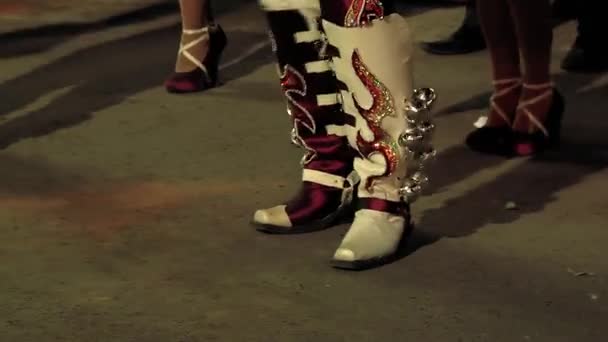Ноги Боливийских Танцоров Время Фестиваля Богородицы Уркупинской Кочабамбе Боливия Low — стоковое видео