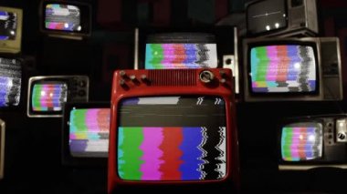 Renk Çubukları ve Statik Gürültülü Retro Televizyonlar.  