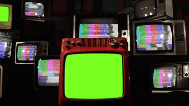 Viejos Televisores Retro Encendiendo Pantallas Verdes Puede Reemplazar Pantalla Verde — Vídeos de Stock