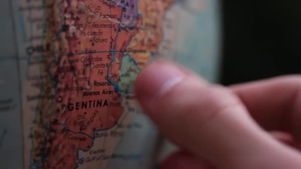 Cartes Argentine Chili Uruguay Dans Une Vieille Carte Globe Terrestre — Video