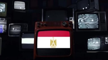 Mısır Bayrakları ve Retro TV 'ler. 