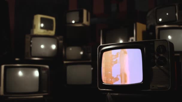 Farbaufnahmen Vom Start Von Apollo Auf Alten Retro Fernsehern Elemente — Stockvideo