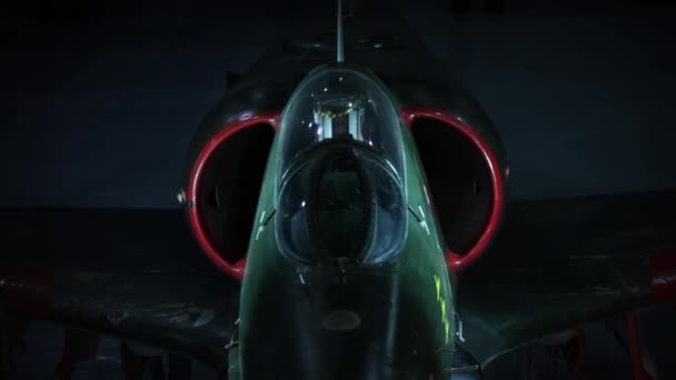 Douglas Skyhawk Jet Fighter Vid Hangar Närbild — Stockvideo