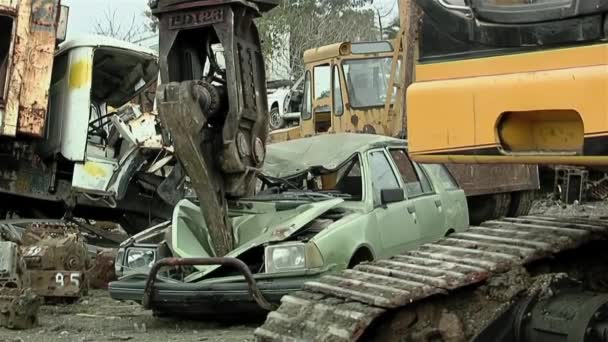 Crane Lifting Old Car Scrap Metal Recycling Process Scrapyard — Stock Video