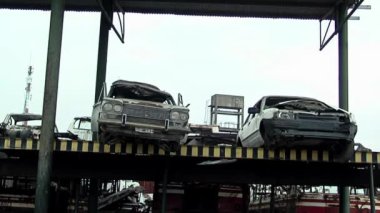 Buenos Aires, Arjantin yakınlarındaki hurdalıkta hurdaya çıkmış araçlar..  