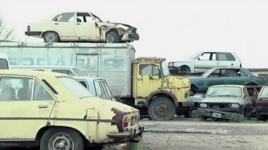 Buenos Aires, Arjantin yakınlarındaki hurdalıkta hurdaya çıkmış araçlar..  