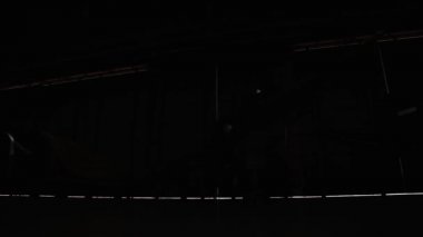 Hangardaki Serap Savaşçısı Jeti. Doli Vuruşu. 