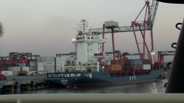 Kargo Gemisi Arjantin Buenos Aires Limanına Yanaştı — Stok video