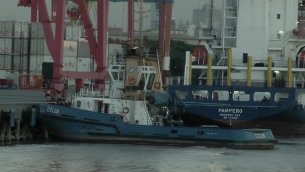 Tugboat Towing Cargo Ship Port Buenos Aires Argentina — Stock Video