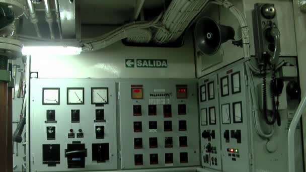 タグボートのエンジンルームの制御システム — ストック動画