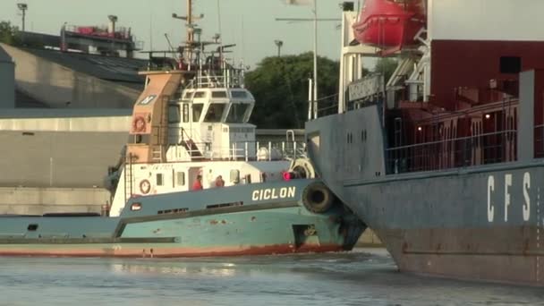 Vontatóhajó Vontatása Buenos Aires Kikötőben Argentína Dél Amerika — Stock videók