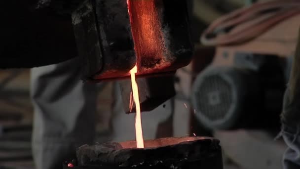 Liquid Metal Falling Mould Bell Factory Close — Stock Video