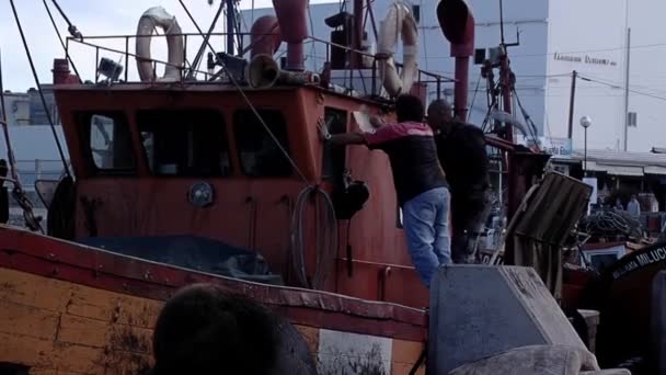 Vissersboten Aangemeerd Haven Van Mar Del Plata Argentinië — Stockvideo