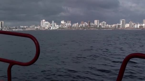 阿根廷布宜诺斯艾利斯省马德普拉塔市 从一艘渔船上看到 — 图库视频影像