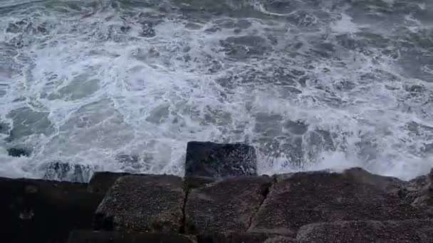 Onde Che Infrangono Sulle Rocce Mar Del Plata Argentina — Video Stock