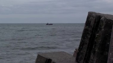 Mar del Plata kıyısında küçük bir balıkçı teknesi, Buenos Aires Eyaleti, Arjantin. 