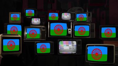 4K 'da Yığılmış Retro TV' lerde Roman Halkının Bayrağı