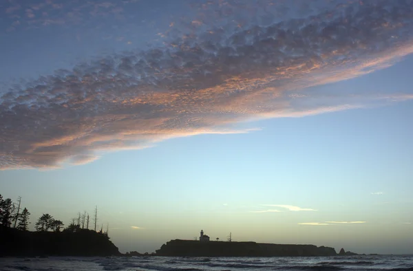 Crépuscule sur une plage éloignée — Photo