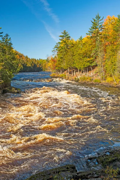 Rio Menominee Que Corre Através Desfiladeiro Dos Cais Floresta Queda — Fotografia de Stock