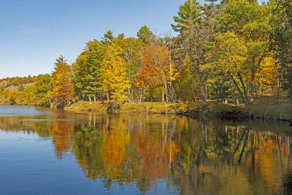 Fall Reflektioner Lugn Flod Menominee Floden Michigan — Stockfoto