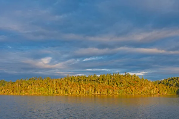 Sol Mañana Rompiendo Través Las Nubes Lago Knife Las Aguas — Foto de Stock