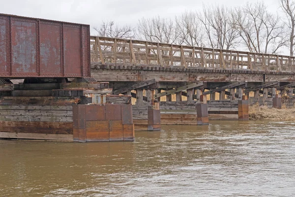 Konstrukcje Mostowe Zaprojektowane Celu Ochrony Pomostów Nad Rzeką Platte Nebrasce — Zdjęcie stockowe