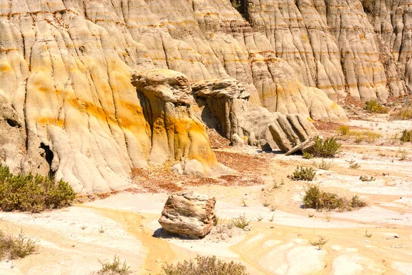 Geërodeerde kliffen in de badlands — Stockfoto