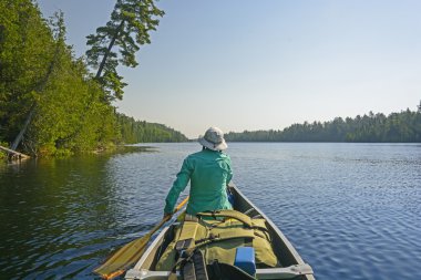 Issız bir yere doğru gidiyor