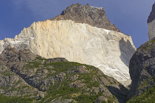 Dramatic Peak on a Sunny Day — Stock Photo, Image