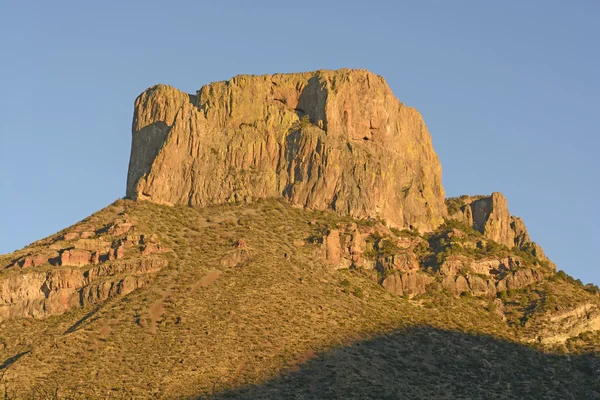 Dramatic Peak in Late Evening Sun — Stock Photo, Image