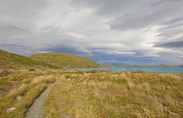 Nubes de tormenta sobre las tierras altas patagónicas — Foto de Stock