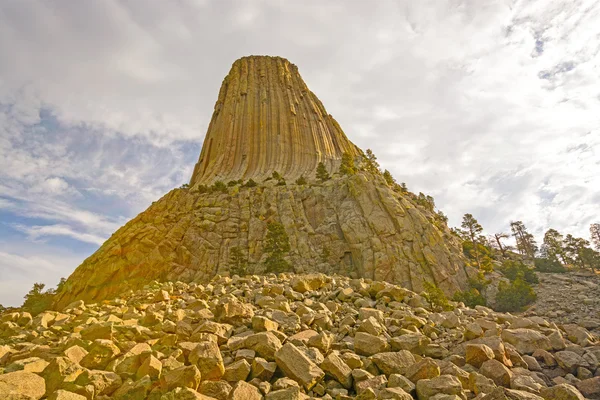 Schuin uitzicht op een rotsachtige Pinnacle — Stockfoto