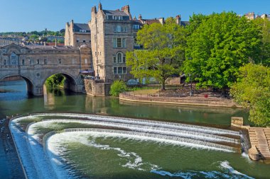 İngiltere, Bath 'daki Avon Nehri üzerindeki Pulteney Weir