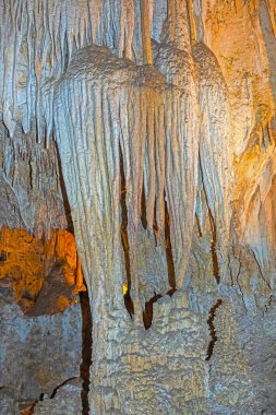 New Mexico 'daki Carlsbad Mağaraları Ulusal Parkı' ndaki Mağaranın İçindeki Konik Sütunlar