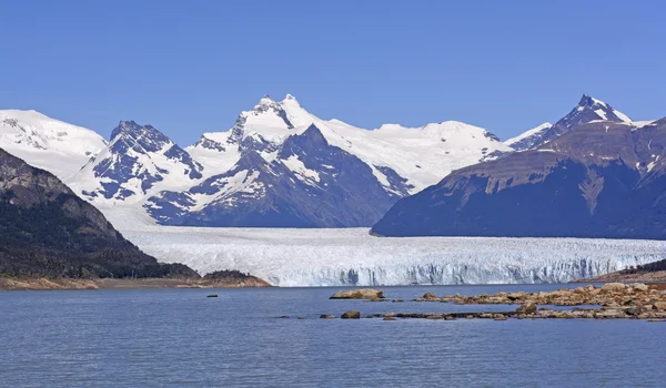 Perito Moreno 冰川在阳光明媚的一天 — 图库照片