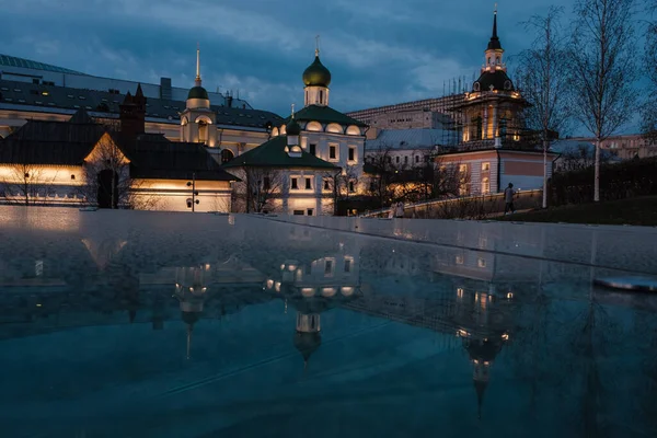 Evening view of architecture in Zaryadye park — Stock Photo, Image